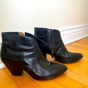 Frye black leather booties 🌚